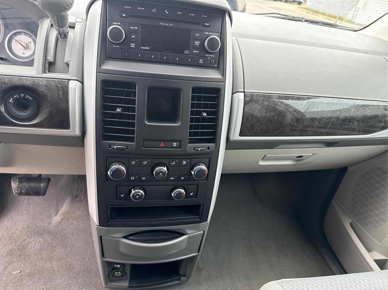 Dodge Grand Caravan SXT 2010