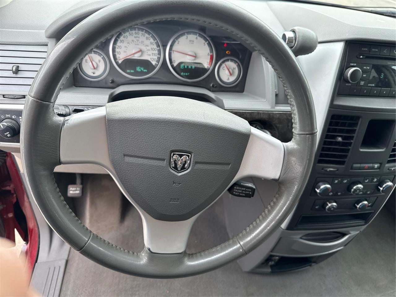 Dodge Grand Caravan SXT 2010