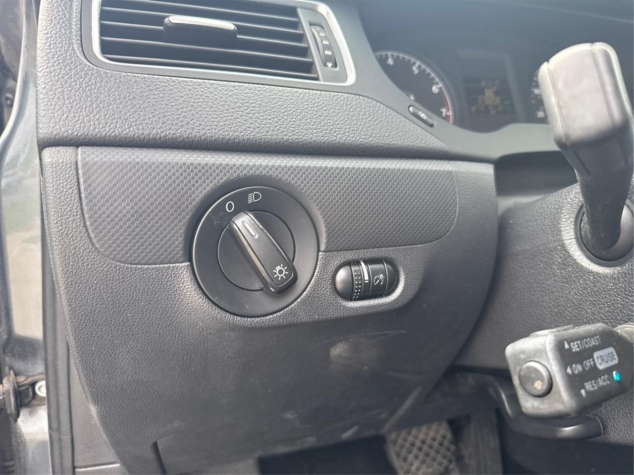 Volkswagen Jetta S 2012