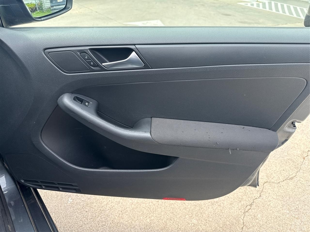 Volkswagen Jetta S 2012