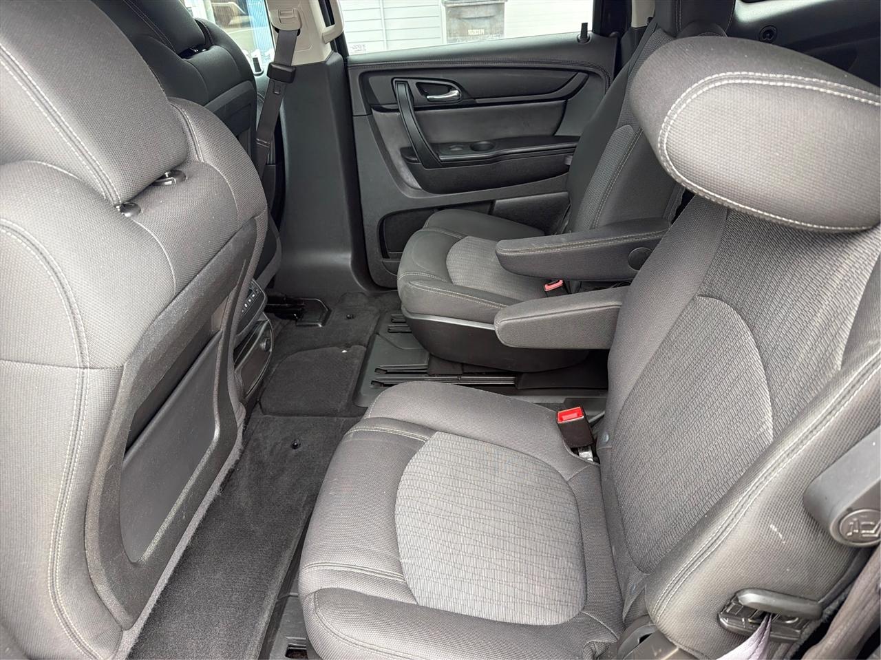 Chevrolet Traverse 2LT FWD 2013