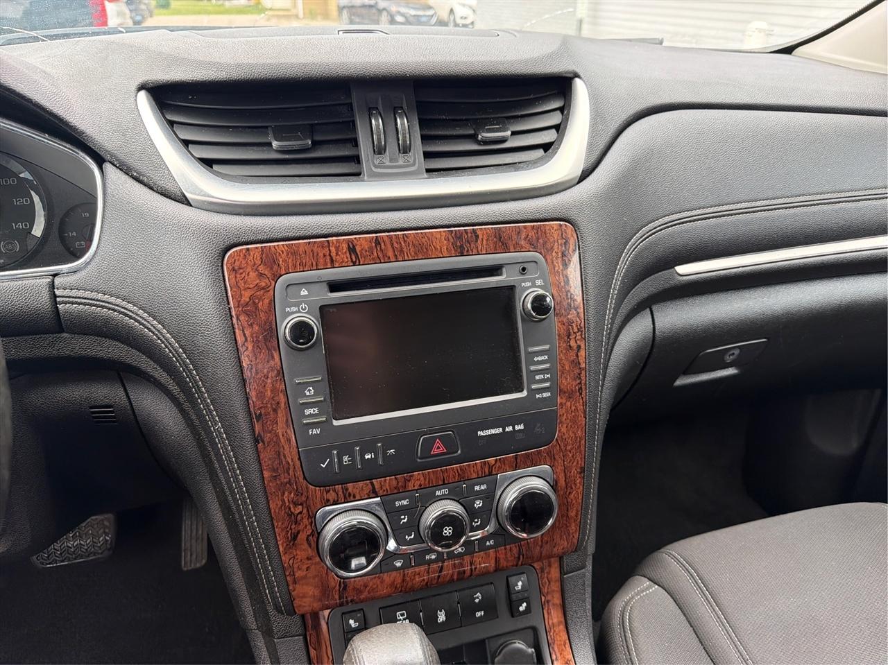 Chevrolet Traverse 2LT FWD 2013
