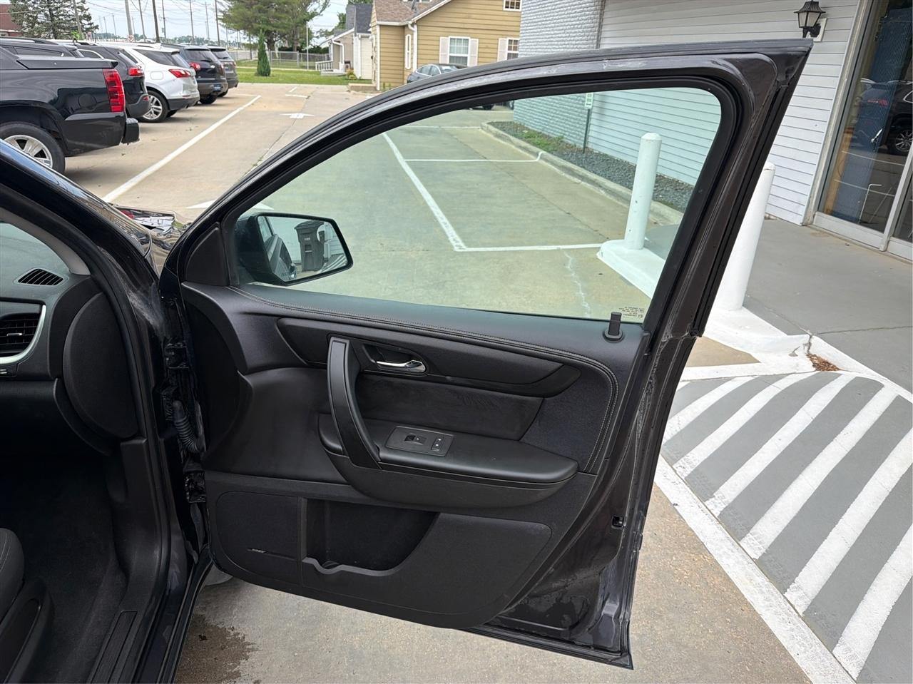 Chevrolet Traverse 2LT FWD 2013