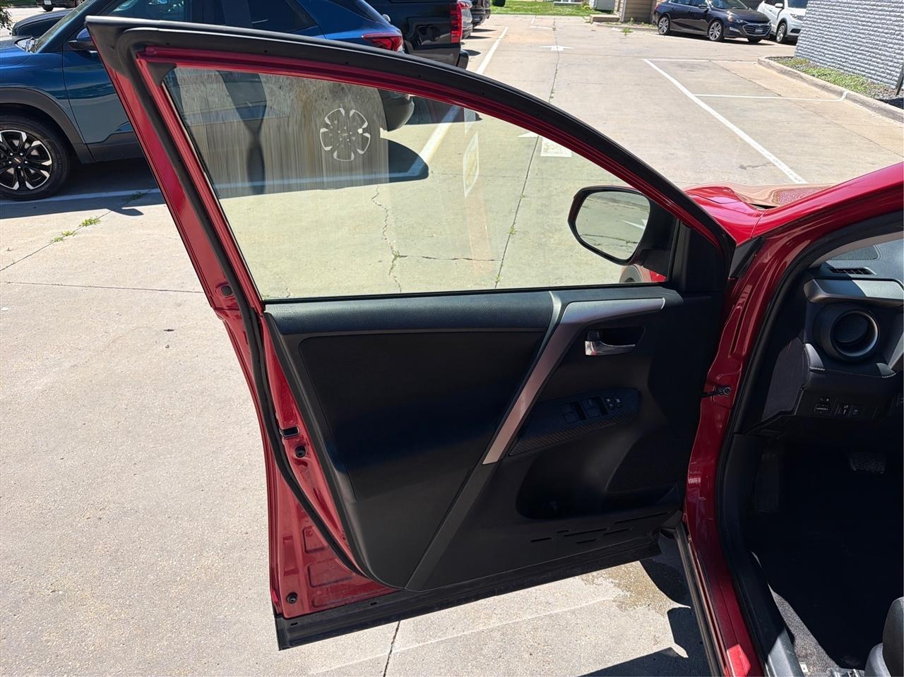 Toyota RAV4 XLE AWD 2014