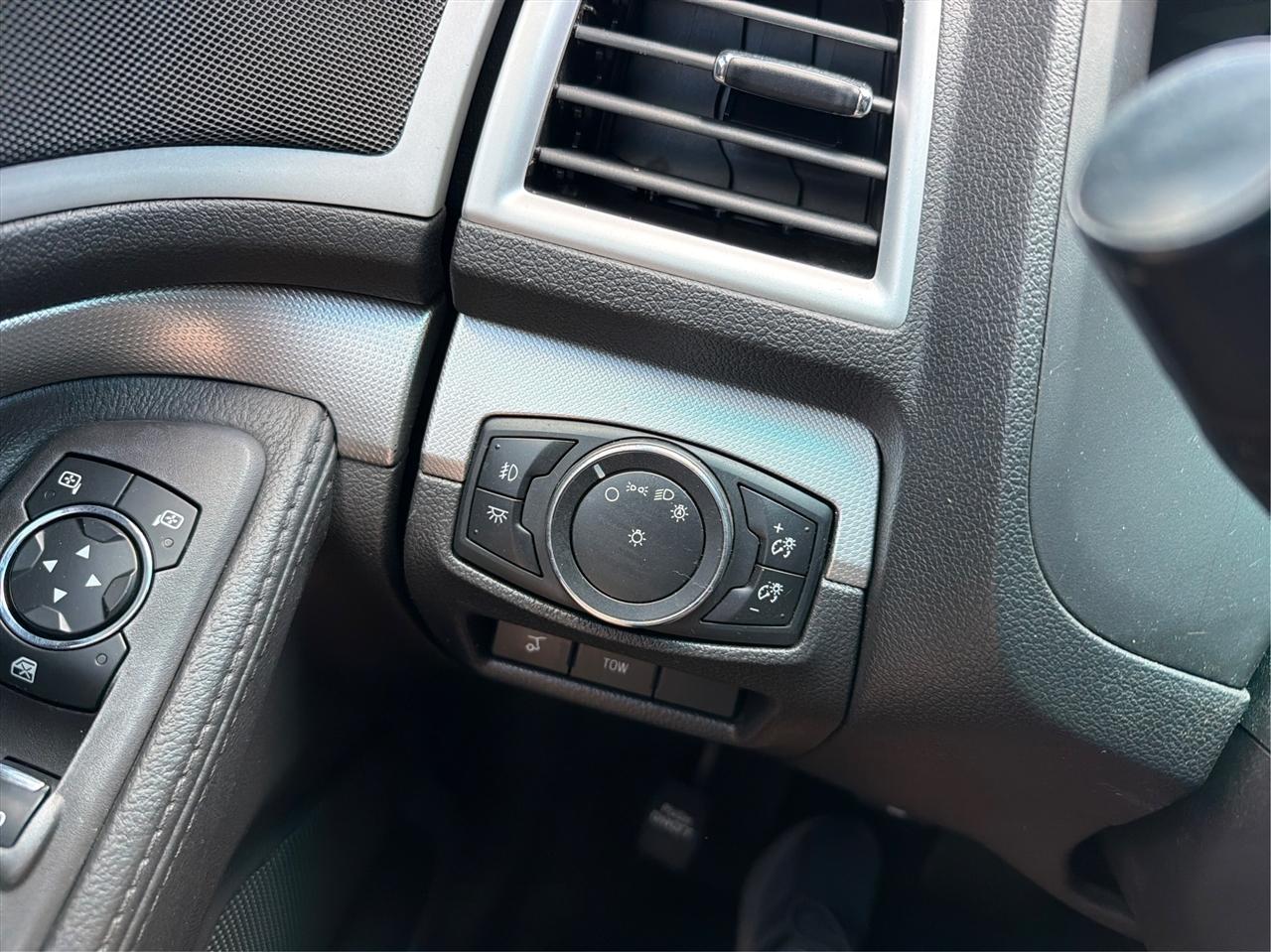 Ford Explorer XLT 4WD 2015