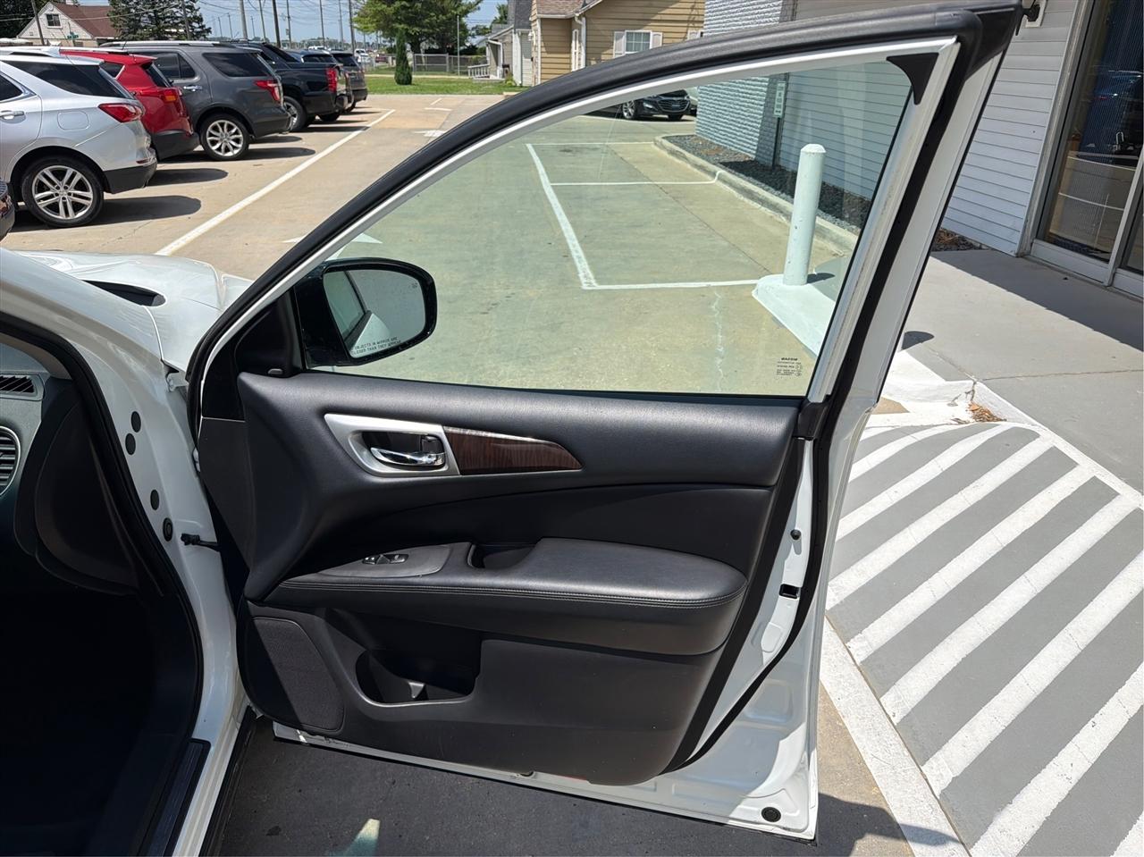 Nissan Pathfinder S 4WD 2016