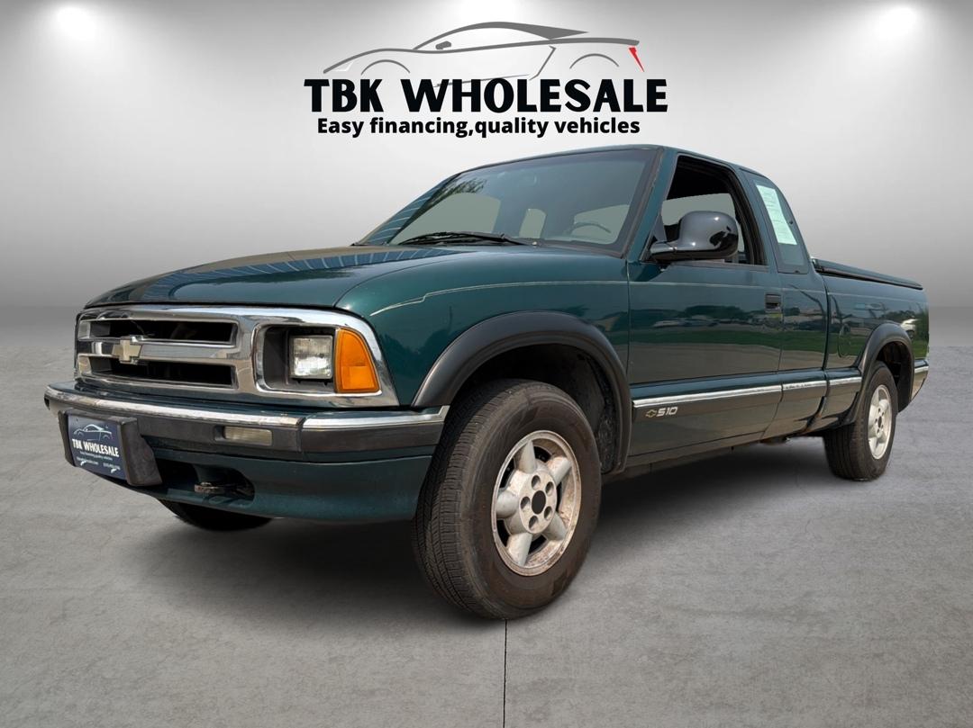 1996 Chevrolet S10 Pickup LS Ext. Cab Sportsied 4WD