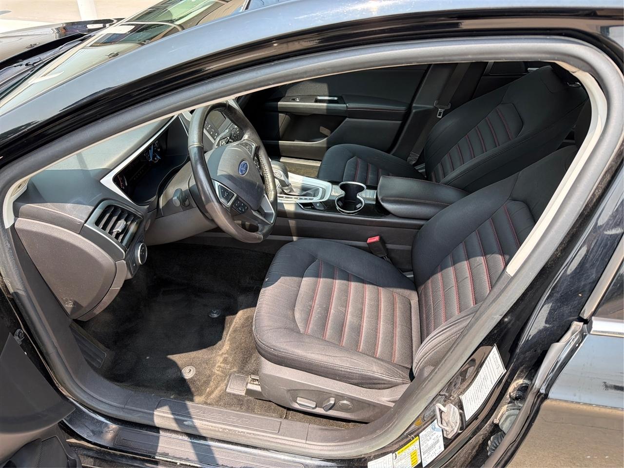 Ford Fusion SE 2016