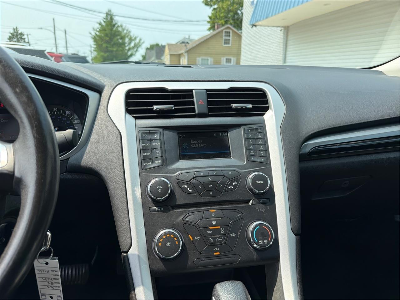 Ford Fusion SE 2016