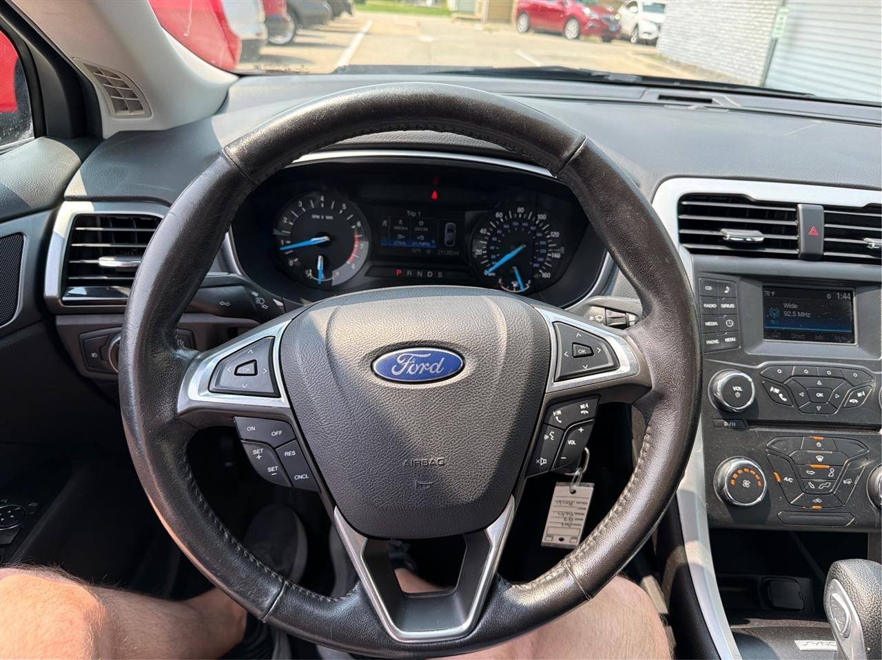 Ford Fusion SE 2016