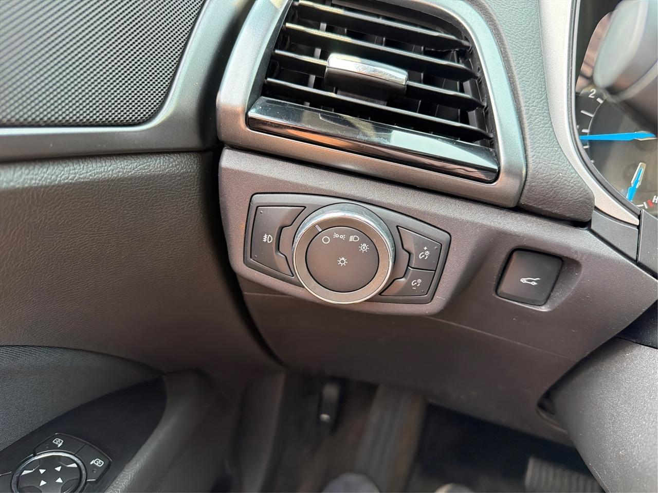 Ford Fusion SE 2016