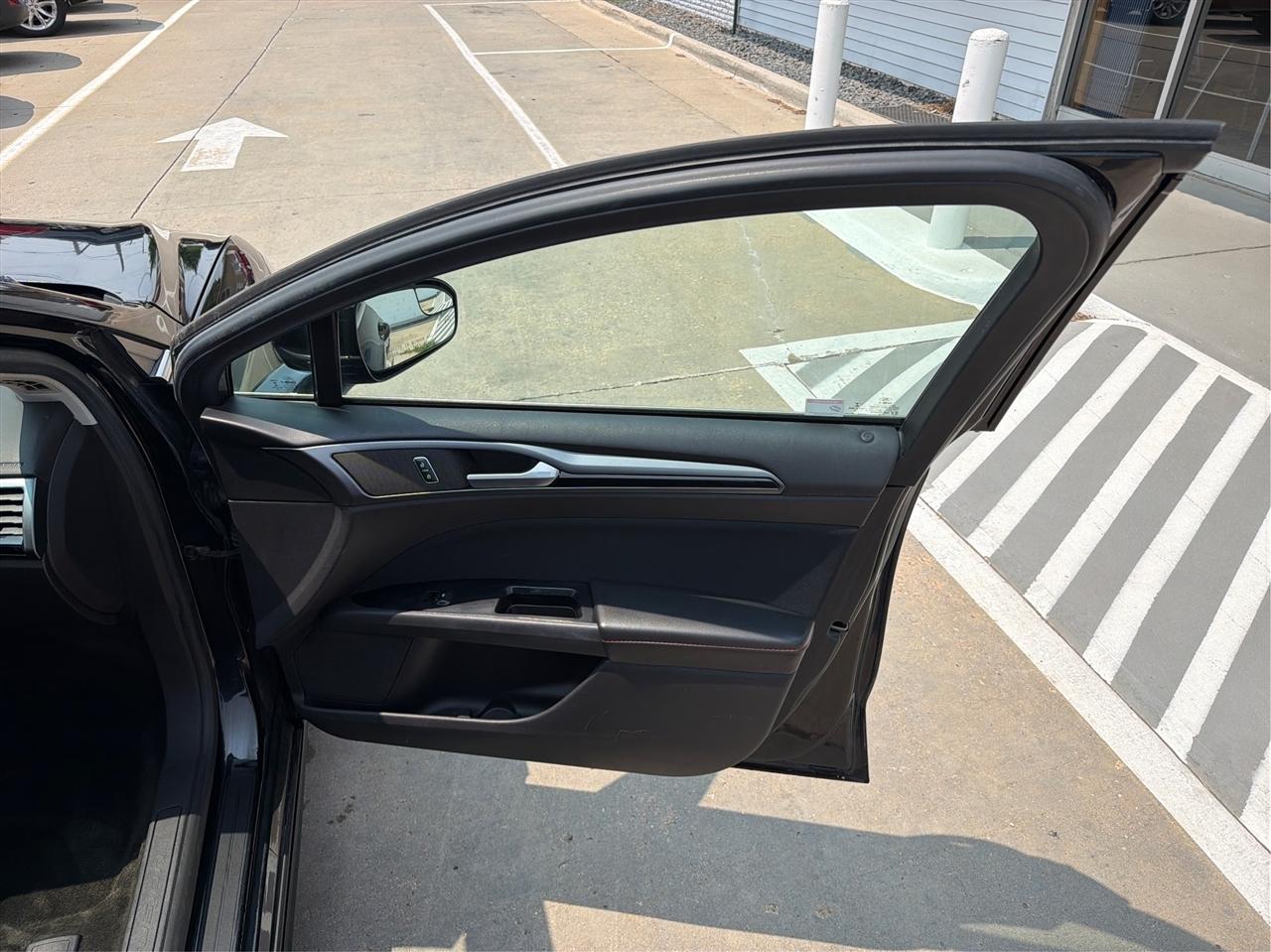 Ford Fusion SE 2016