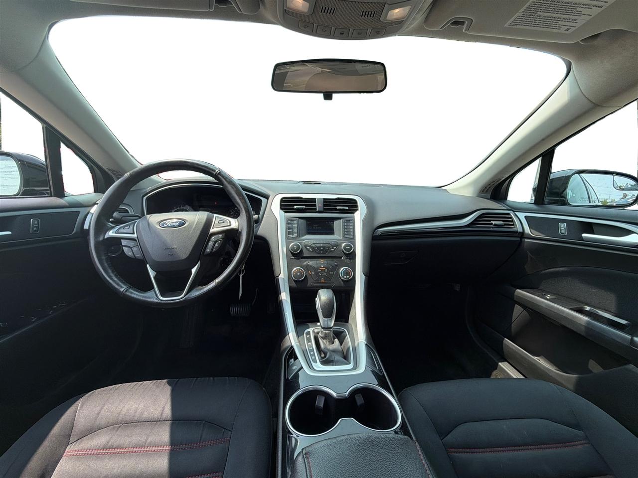 Ford Fusion SE 2016