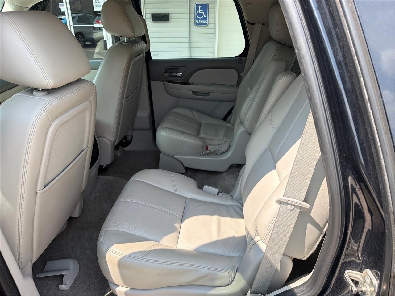 Chevrolet Tahoe LT 4WD 2011