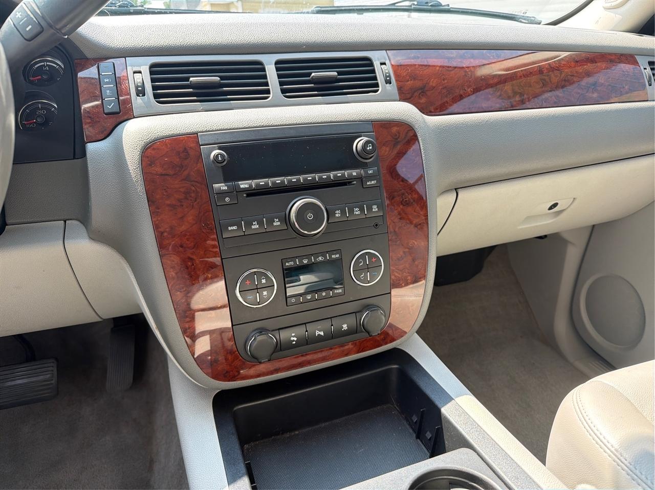 Chevrolet Tahoe LT 4WD 2011