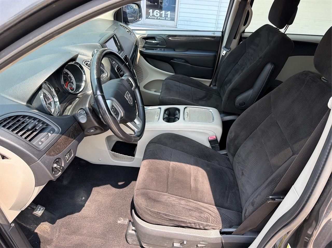 Dodge Grand Caravan SXT 2012