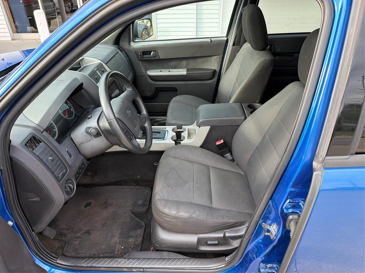 Ford Escape XLT 4WD 2011