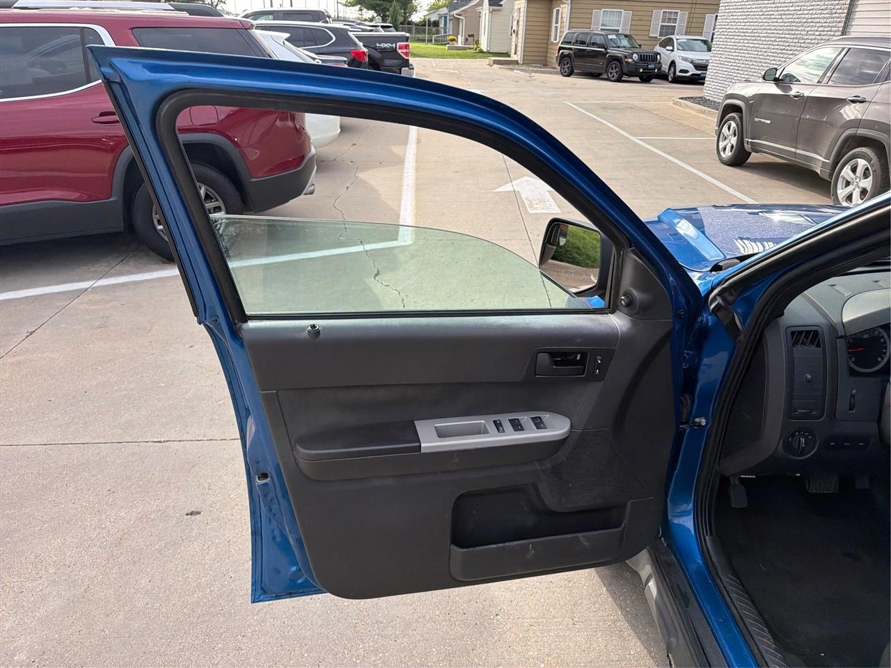 Ford Escape XLT 4WD 2011