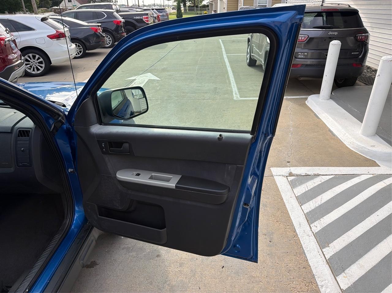 Ford Escape XLT 4WD 2011