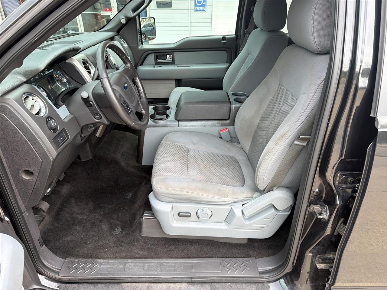 Ford F-150 XL SuperCrew 5.5-ft. Bed 4WD 2014