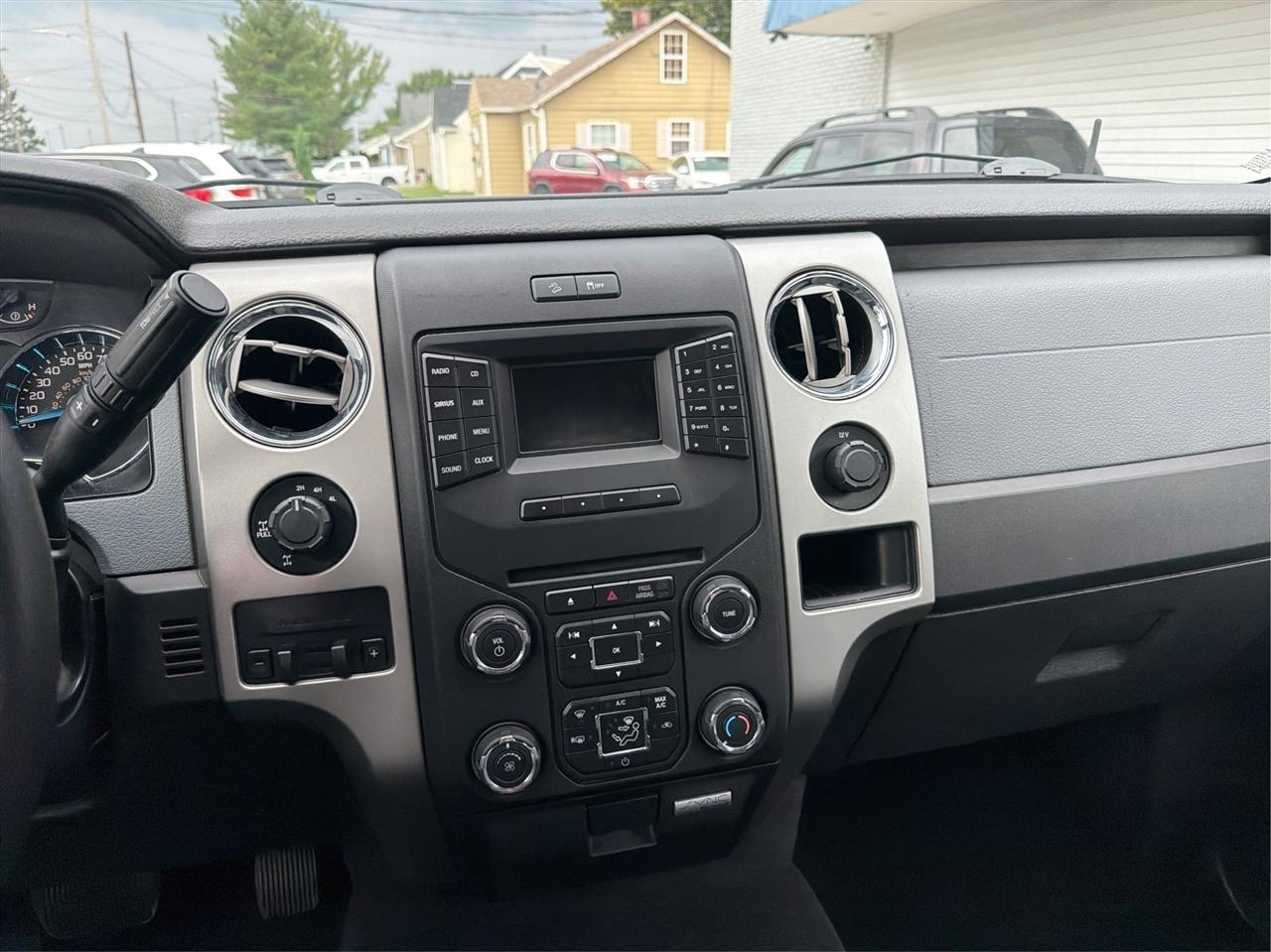 Ford F-150 XL SuperCrew 5.5-ft. Bed 4WD 2014