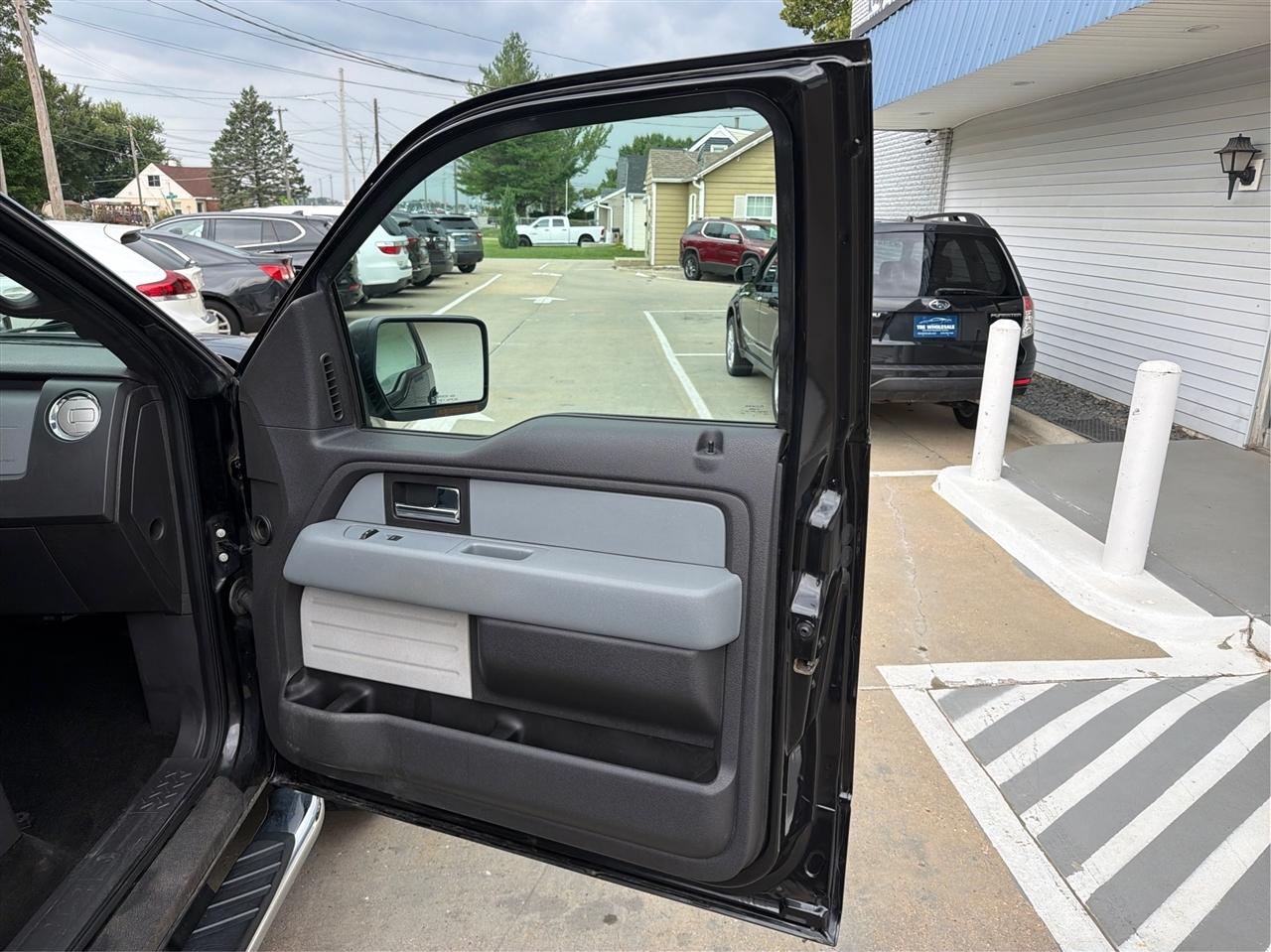 Ford F-150 XL SuperCrew 5.5-ft. Bed 4WD 2014