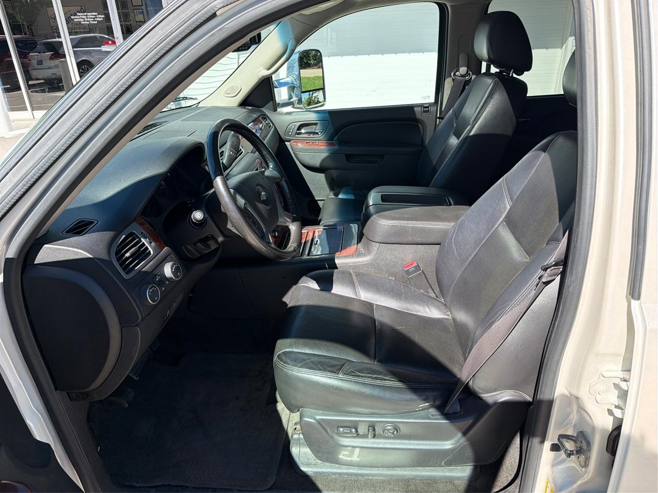 Chevrolet Suburban LTZ 1500 4WD 2013