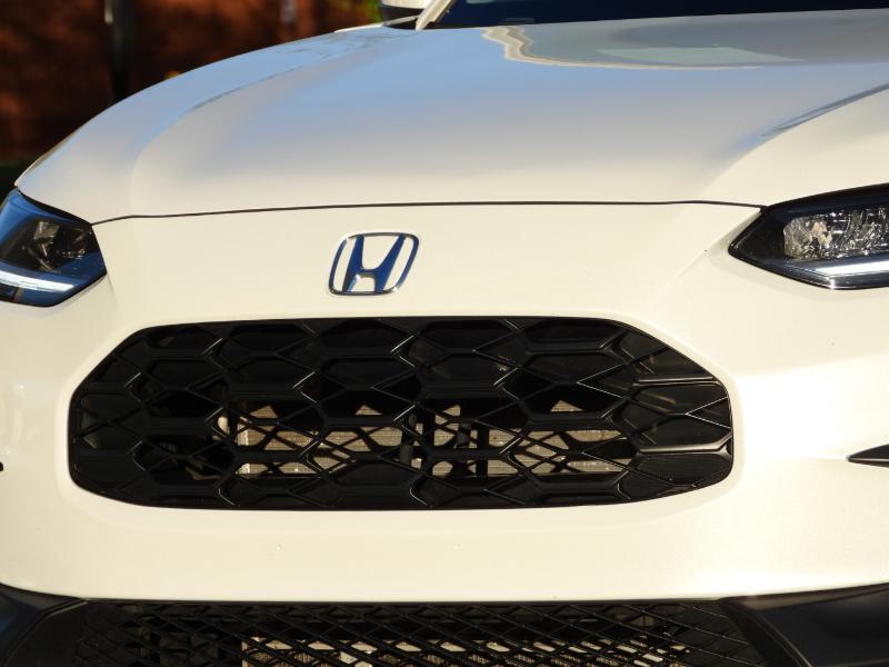 2025 Honda HR-V LX photo 3