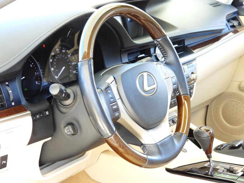 Lexus ES 350 Ultra Luxury 2015 Lexus ES 350 Ultra Luxury 2015