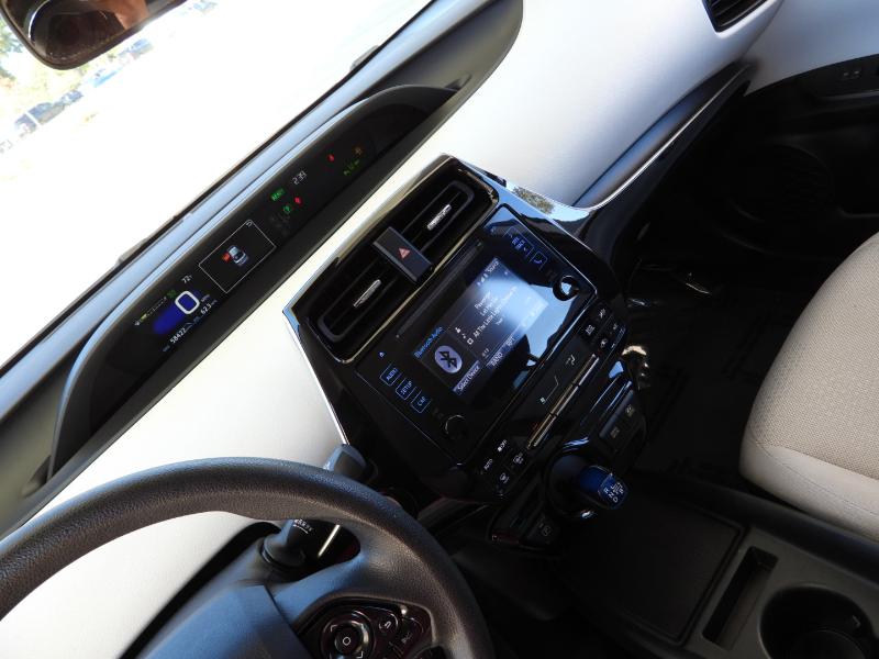 Toyota Prius L Eco 2019 Toyota Prius L Eco 2019