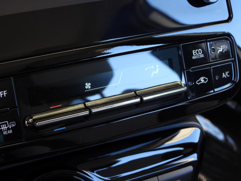 Toyota Prius L Eco 2019 Toyota Prius L Eco 2019