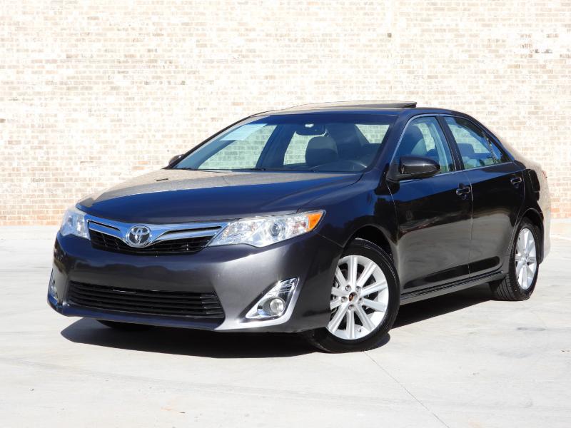 Toyota Camry XLE 4D Sedan 2012 Toyota Camry XLE 4D Sedan 2012