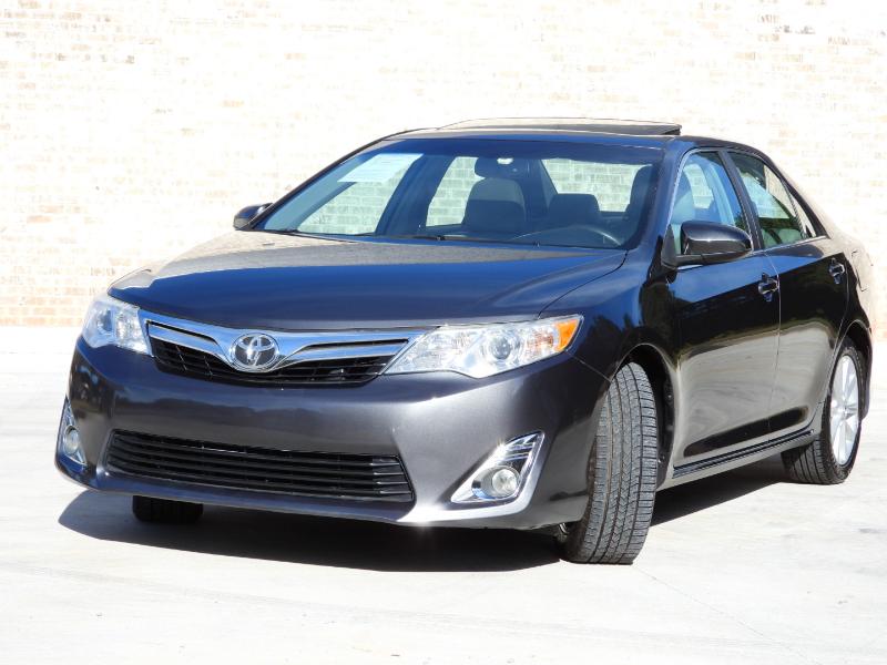 Toyota Camry XLE 4D Sedan 2012 Toyota Camry XLE 4D Sedan 2012