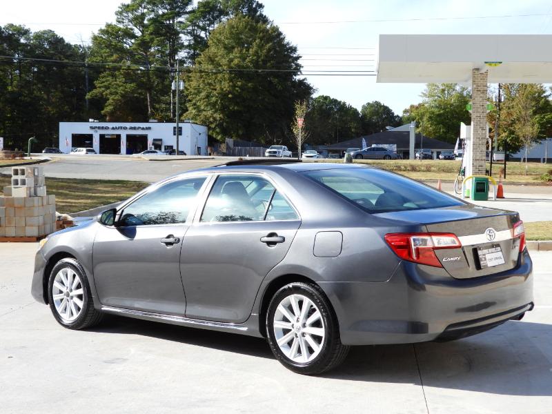 Toyota Camry XLE 4D Sedan 2012 Toyota Camry XLE 4D Sedan 2012