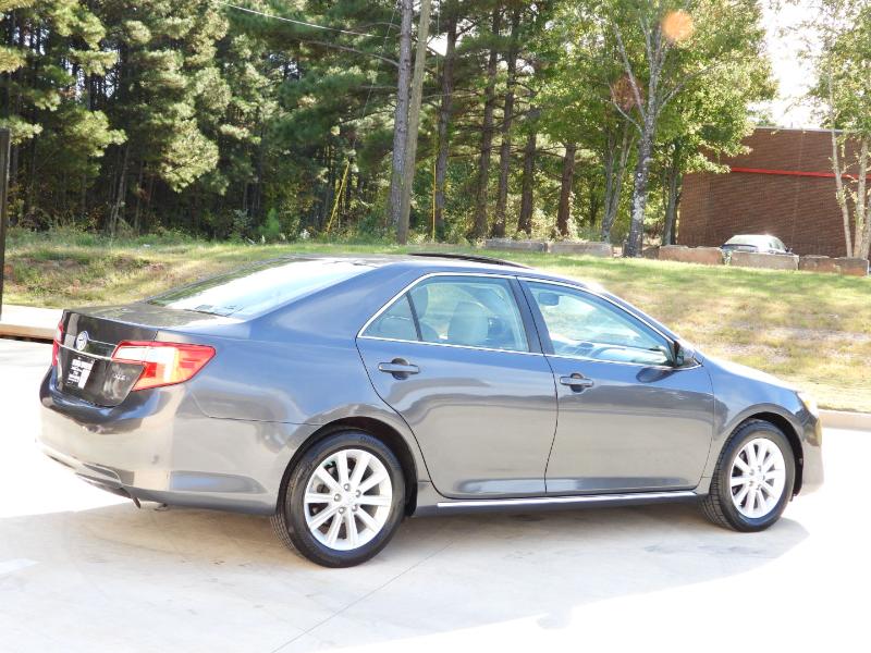 Toyota Camry XLE 4D Sedan 2012 Toyota Camry XLE 4D Sedan 2012