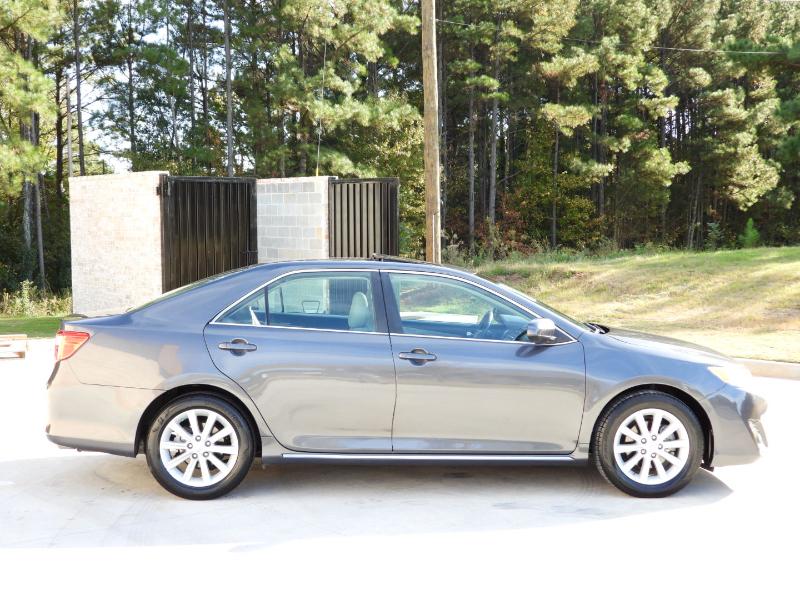 Toyota Camry XLE 4D Sedan 2012 Toyota Camry XLE 4D Sedan 2012