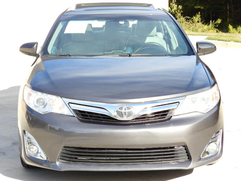Toyota Camry XLE 4D Sedan 2012 Toyota Camry XLE 4D Sedan 2012