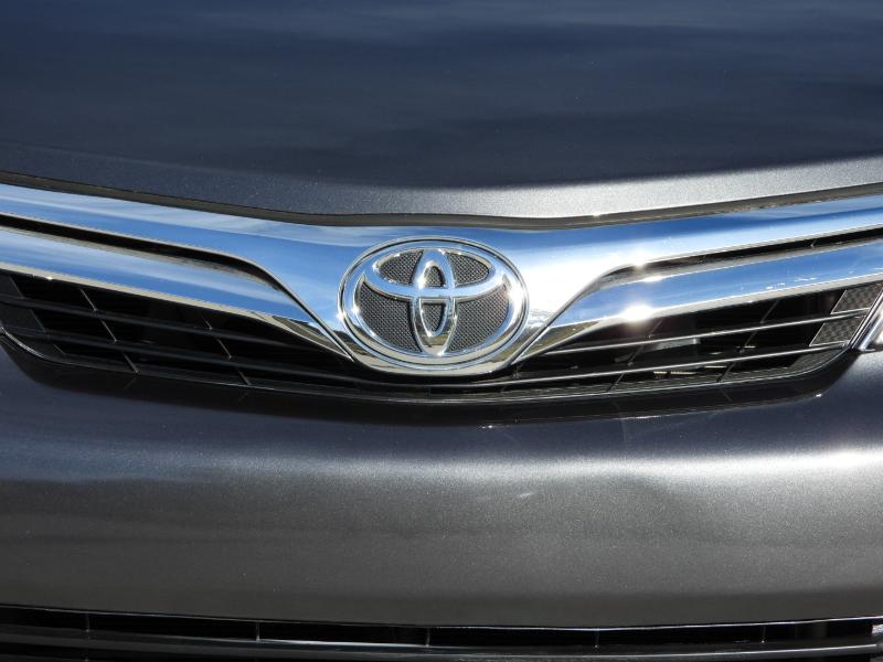 Toyota Camry XLE 4D Sedan 2012 Toyota Camry XLE 4D Sedan 2012