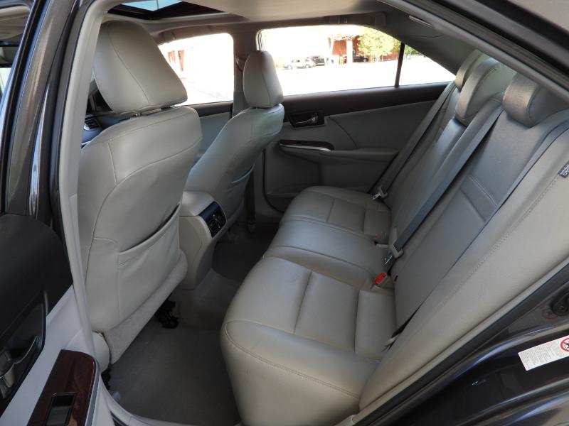 Toyota Camry XLE 4D Sedan 2012 Toyota Camry XLE 4D Sedan 2012