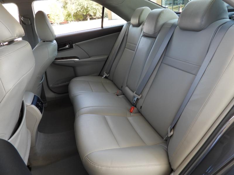 Toyota Camry XLE 4D Sedan 2012 Toyota Camry XLE 4D Sedan 2012