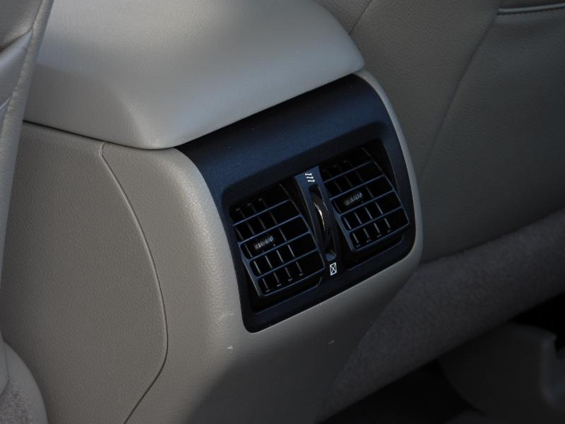 Toyota Camry XLE 4D Sedan 2012 Toyota Camry XLE 4D Sedan 2012