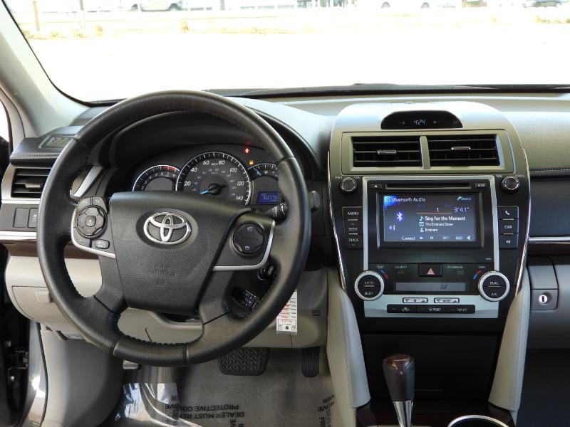 Toyota Camry XLE 4D Sedan 2012 Toyota Camry XLE 4D Sedan 2012