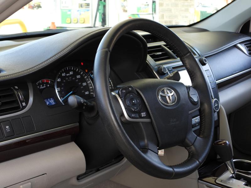 Toyota Camry XLE 4D Sedan 2012 Toyota Camry XLE 4D Sedan 2012