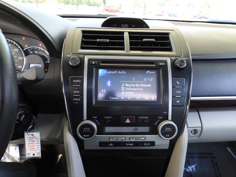 Toyota Camry XLE 4D Sedan 2012 Toyota Camry XLE 4D Sedan 2012