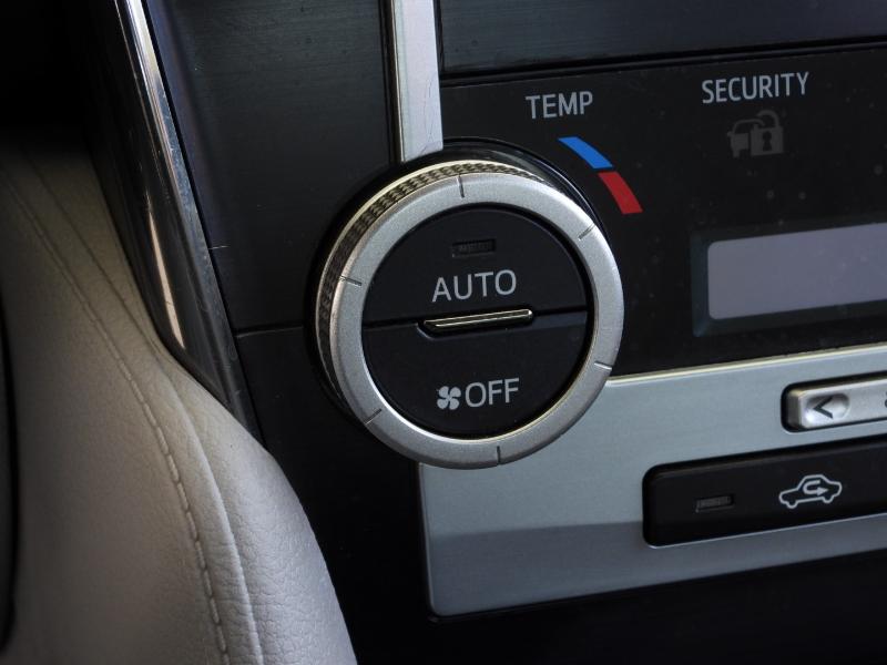 Toyota Camry XLE 4D Sedan 2012 Toyota Camry XLE 4D Sedan 2012