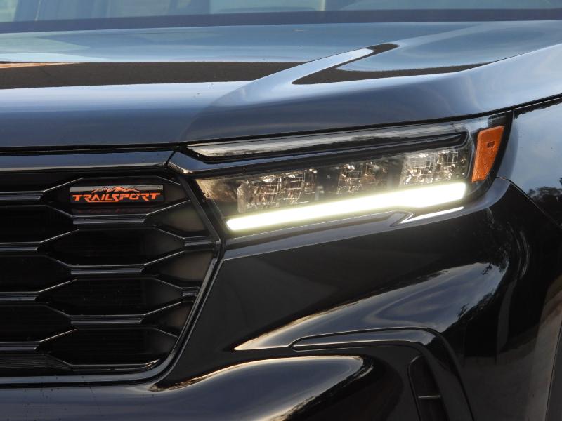 2025 Honda Pilot TrailSport photo 2