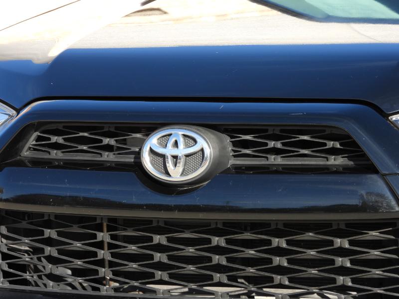 2018 Toyota 4Runner SR5 Premium 4WD photo 4