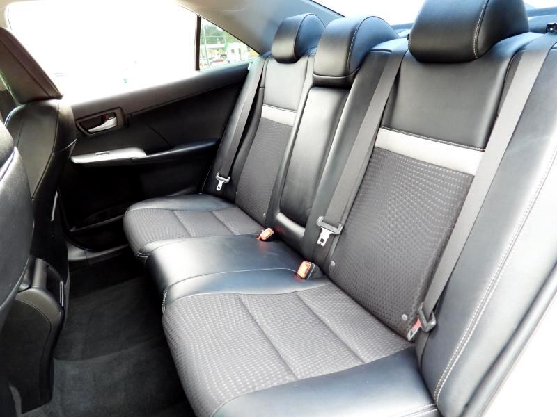 Toyota Camry SE 2012