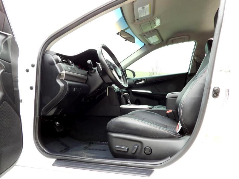 Toyota Camry SE 2012