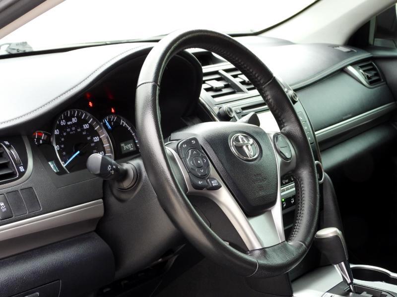 Toyota Camry SE 2012